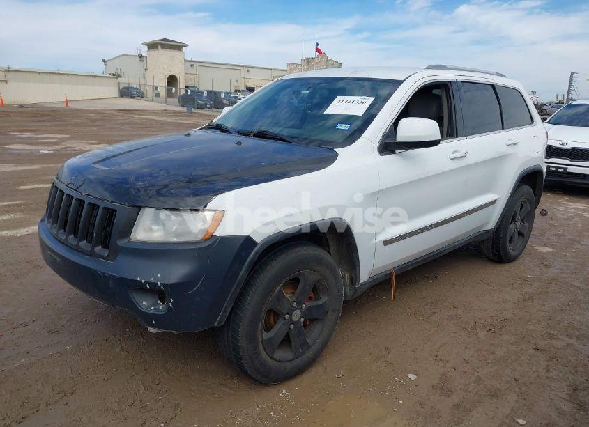 Photo 2 of 2013 Jeep Grand CHEROKEE LAREDO (VIN 1C4RJFAG9DC513884)