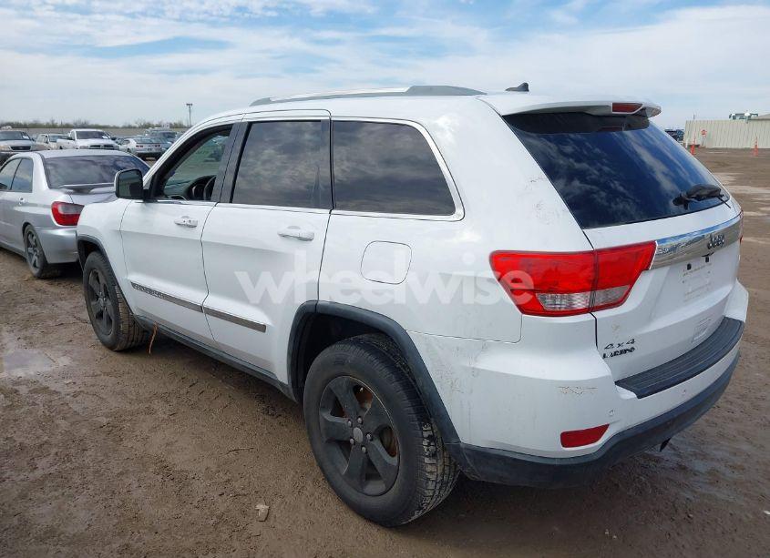 Photo 3 of 2013 Jeep Grand CHEROKEE LAREDO (VIN 1C4RJFAG9DC513884)