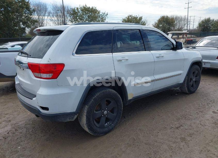 Photo 4 of 2013 Jeep Grand CHEROKEE LAREDO (VIN 1C4RJFAG9DC513884)
