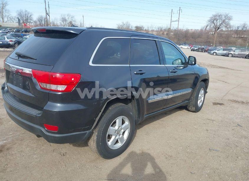 Photo 4 of 2013 Jeep Grand CHEROKEE LAREDO (VIN 1C4RJFAG9DC533021)