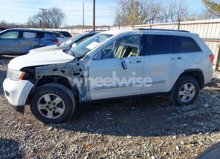 Photo 15 of 2013 Jeep Grand CHEROKEE LAREDO (VIN 1C4RJFAG9DC536257)