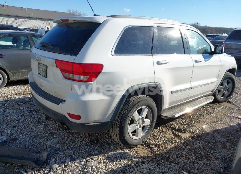 Photo 4 of 2013 Jeep Grand CHEROKEE LAREDO (VIN 1C4RJFAG9DC536257)