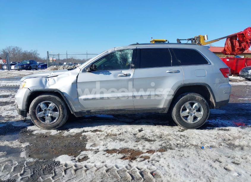 Photo 14 of 2013 Jeep Grand CHEROKEE LAREDO (VIN 1C4RJFAG9DC541393)