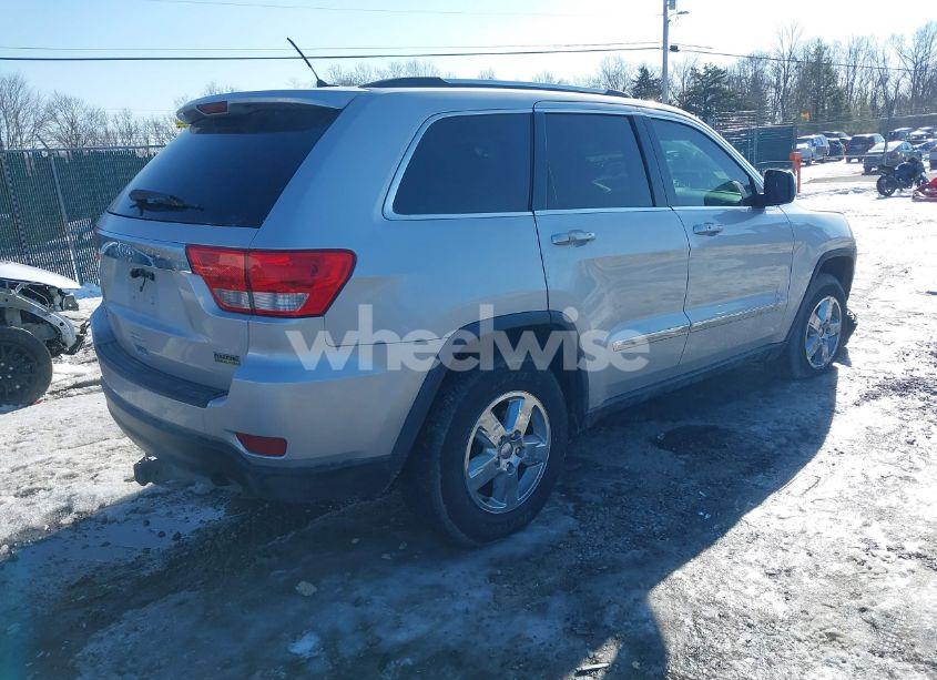 Photo 4 of 2013 Jeep Grand CHEROKEE LAREDO (VIN 1C4RJFAG9DC541393)
