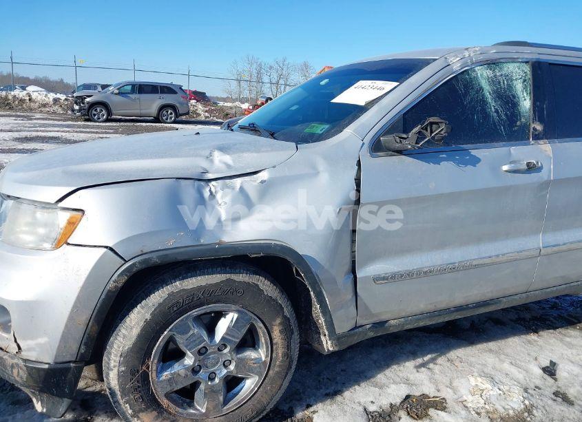 Photo 6 of 2013 Jeep Grand CHEROKEE LAREDO (VIN 1C4RJFAG9DC541393)