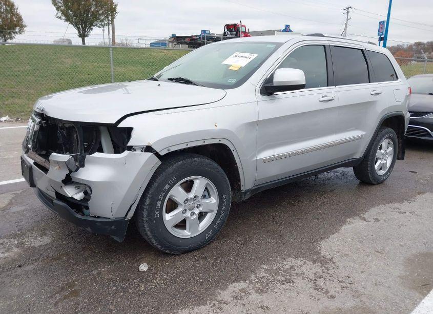 Photo 2 of 2013 Jeep Grand CHEROKEE LAREDO (VIN 1C4RJFAG9DC560252)
