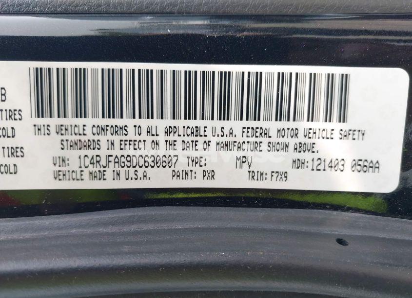 Photo 9 of 2013 Jeep Grand CHEROKEE LAREDO (VIN 1C4RJFAG9DC630607)