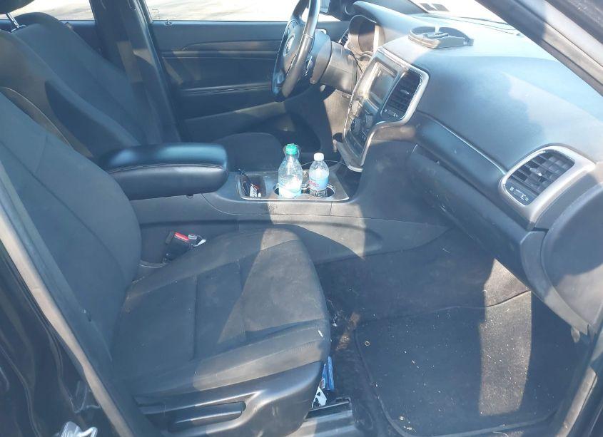 Photo 5 of 2015 Jeep Grand CHEROKEE LAREDO (VIN 1C4RJFAG9FC173753)