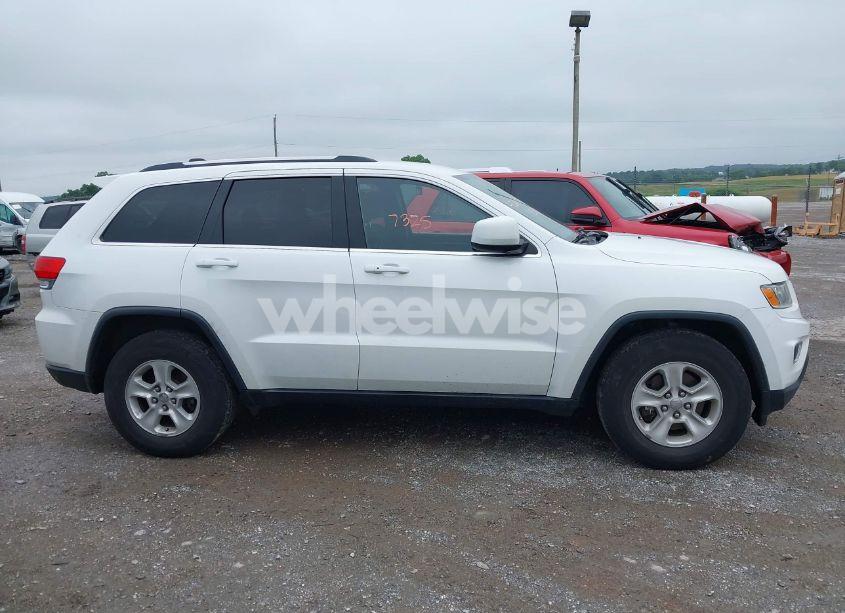Photo 13 of 2015 Jeep Grand CHEROKEE LAREDO (VIN 1C4RJFAG9FC935933)