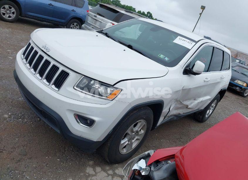 Photo 2 of 2015 Jeep Grand CHEROKEE LAREDO (VIN 1C4RJFAG9FC935933)