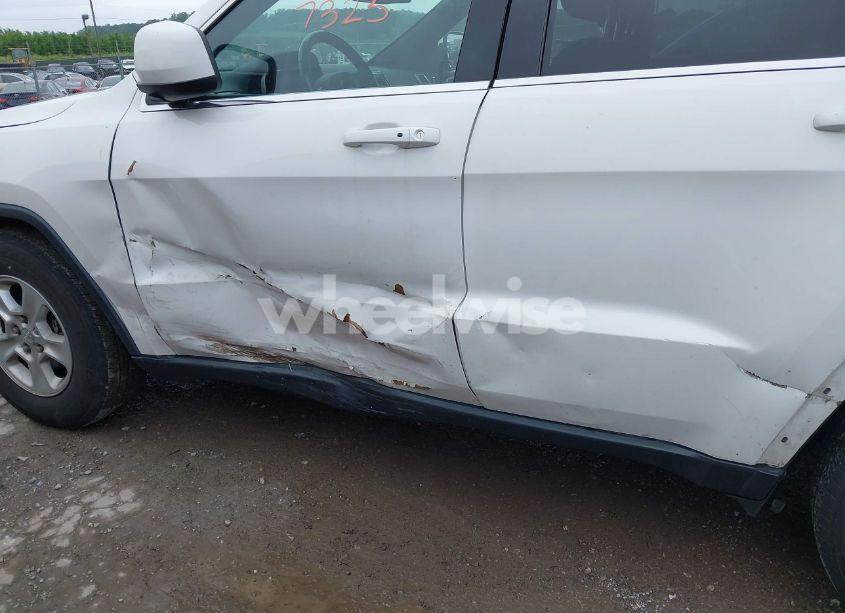 Photo 6 of 2015 Jeep Grand CHEROKEE LAREDO (VIN 1C4RJFAG9FC935933)