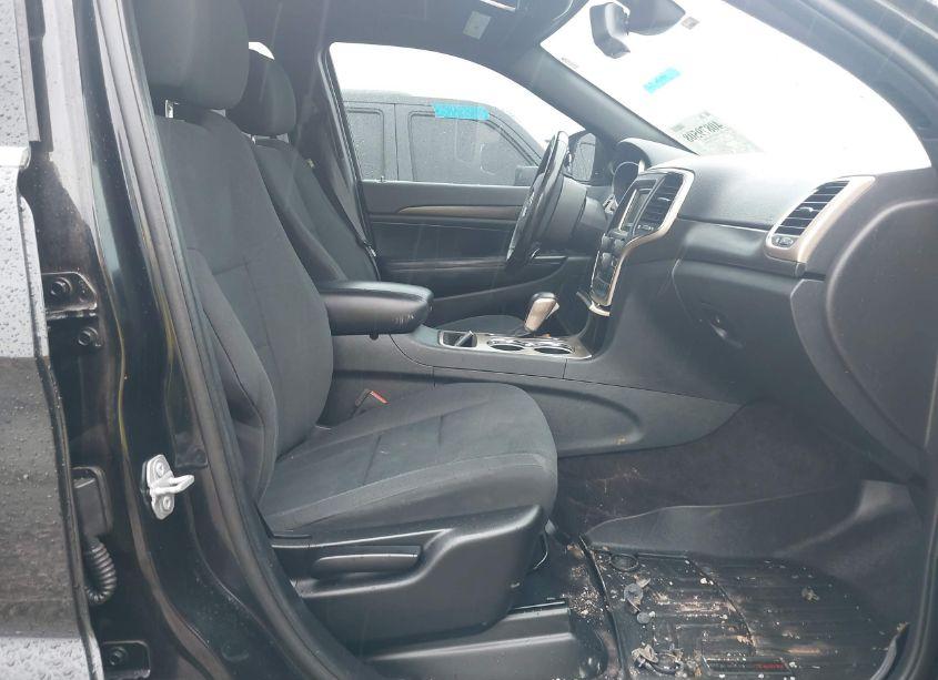 Photo 5 of 2016 Jeep Grand CHEROKEE LAREDO (VIN 1C4RJFAG9GC332384)