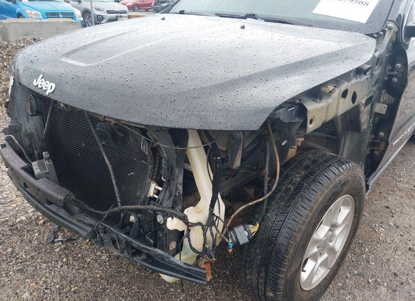 Photo 6 of 2016 Jeep Grand CHEROKEE LAREDO (VIN 1C4RJFAG9GC332384)