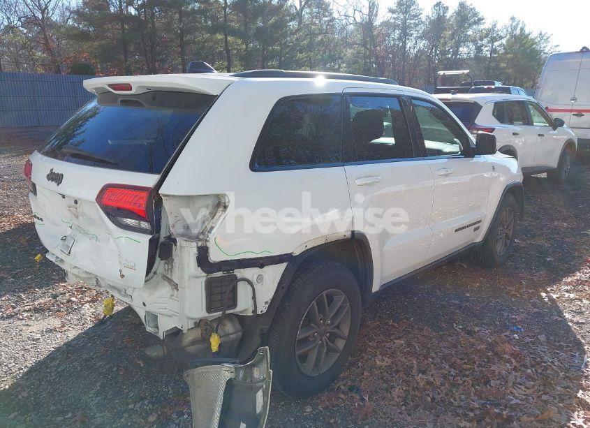 Photo 4 of 2016 Jeep Grand CHEROKEE 75TH ANNIVERSARY (VIN 1C4RJFAG9GC427964)