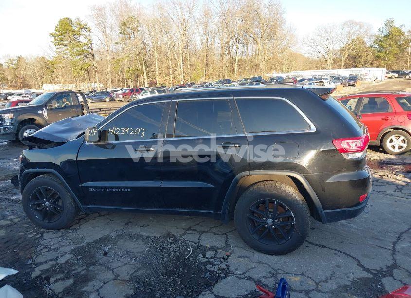 Photo 13 of 2017 Jeep Grand CHEROKEE LAREDO 4X4 (VIN 1C4RJFAG9HC637255)
