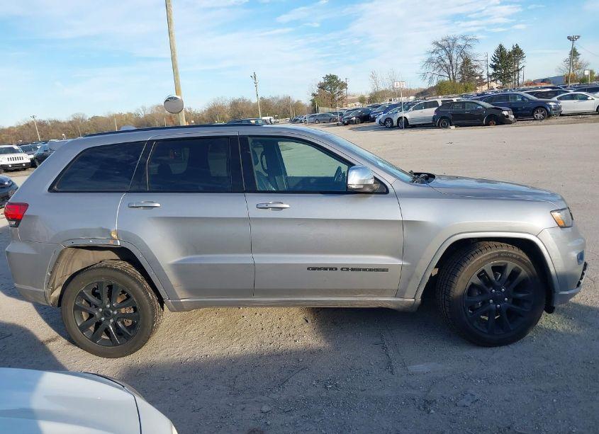 Photo 13 of 2017 Jeep Grand CHEROKEE ALTITUDE 4X4 (VIN 1C4RJFAG9HC865272)