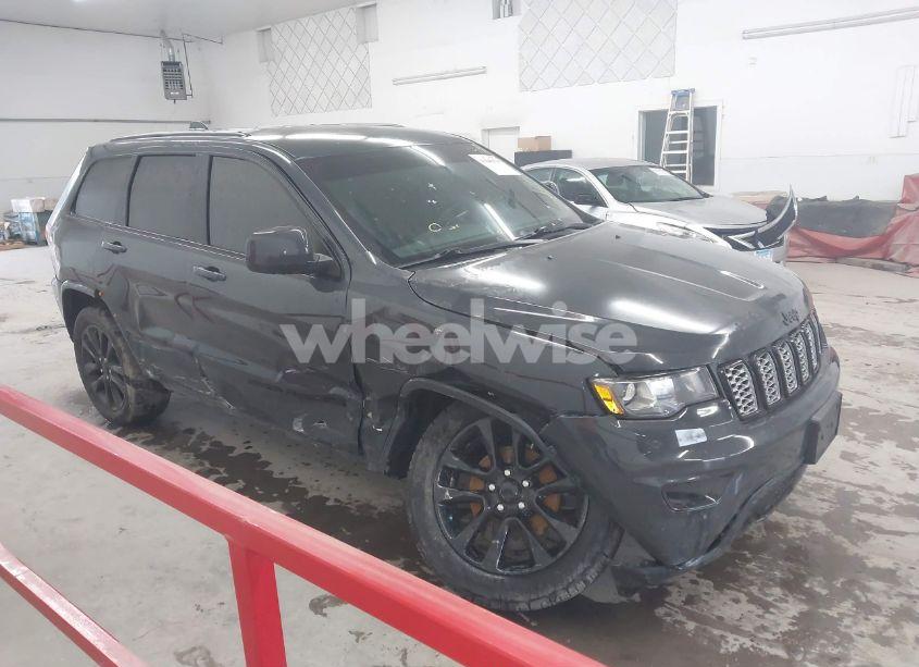 2017 Jeep Grand CHEROKEE ALTITUDE 4X4 (VIN 1C4RJFAG9HC886171) main photo