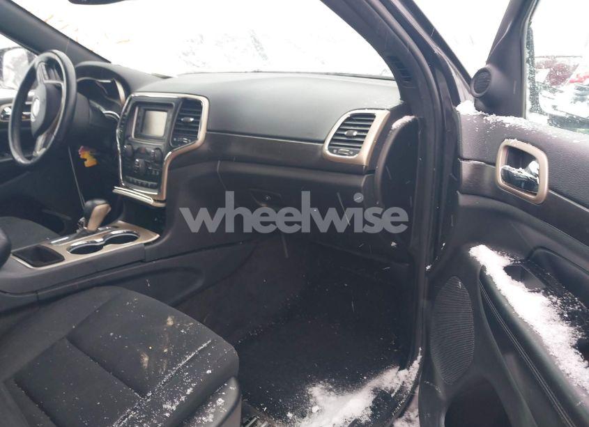 Photo 5 of 2017 Jeep Grand CHEROKEE LAREDO 4X4 (VIN 1C4RJFAG9HC901896)