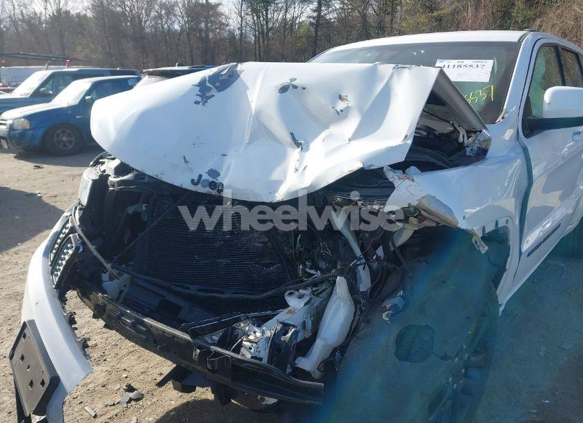 Photo 6 of 2017 Jeep Grand CHEROKEE ALTITUDE 4X4 (VIN 1C4RJFAG9HC910422)