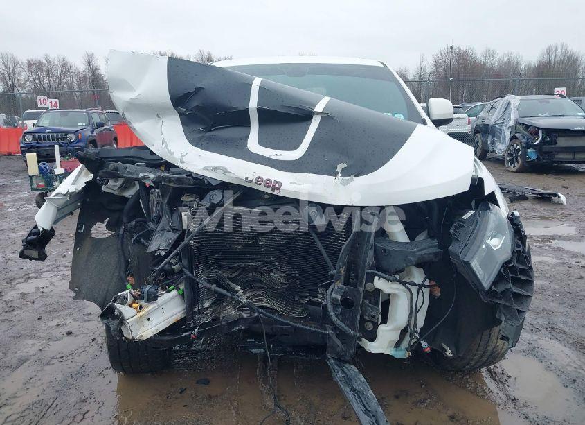 Photo 12 of 2017 Jeep Grand CHEROKEE ALTITUDE 4X4 (VIN 1C4RJFAG9HC946689)