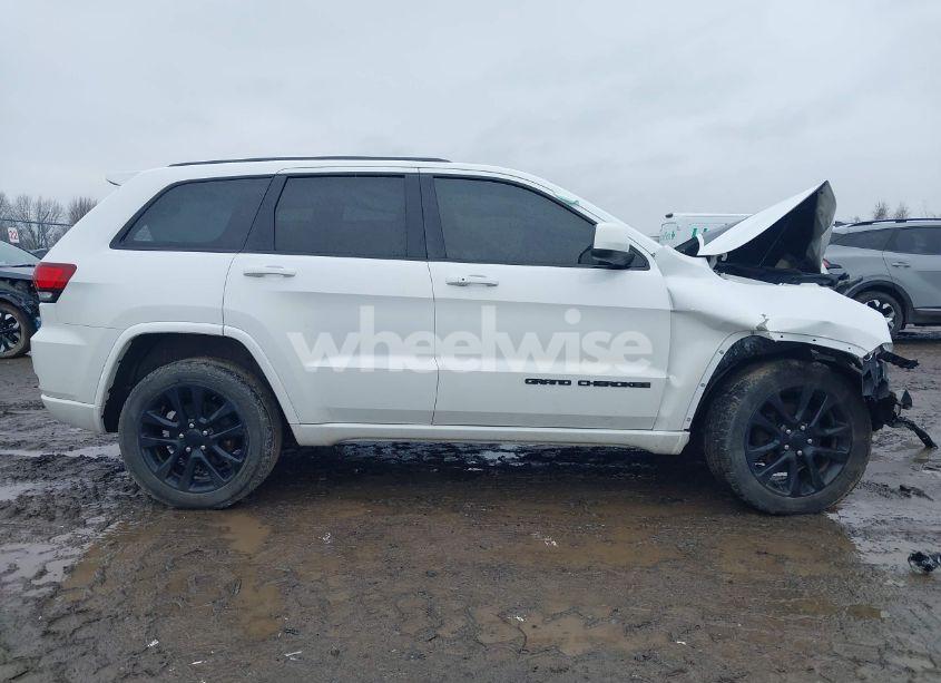 Photo 13 of 2017 Jeep Grand CHEROKEE ALTITUDE 4X4 (VIN 1C4RJFAG9HC946689)