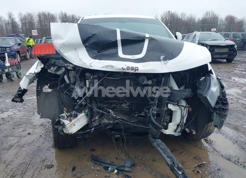 Photo 6 of 2017 Jeep Grand CHEROKEE ALTITUDE 4X4 (VIN 1C4RJFAG9HC946689)