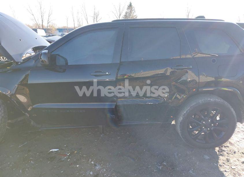 Photo 15 of 2018 Jeep Grand CHEROKEE ALTITUDE 4X4 (VIN 1C4RJFAG9JC102724)