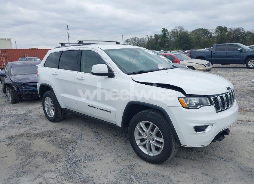 2018 Jeep Grand CHEROKEE LAREDO E 4X4 (VIN 1C4RJFAG9JC191453) main photo