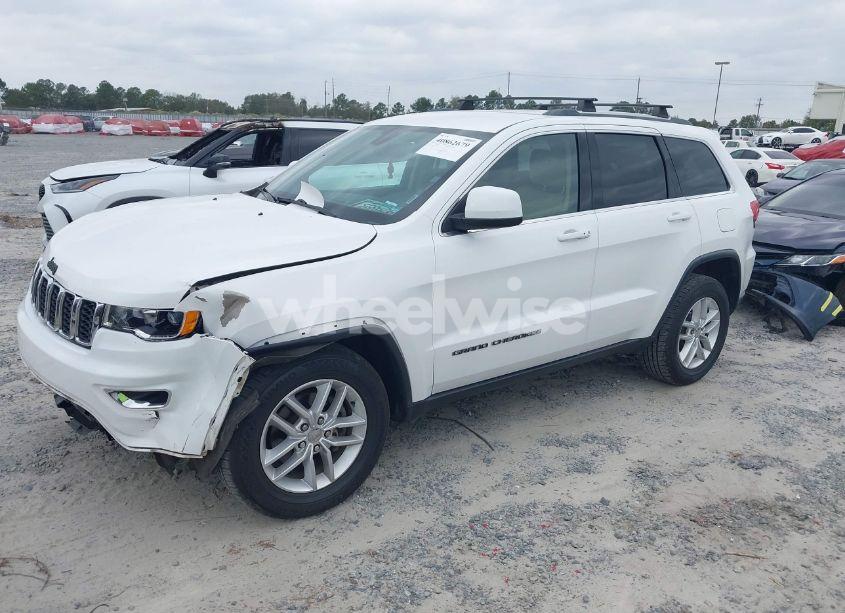 Photo 2 of 2018 Jeep Grand CHEROKEE LAREDO E 4X4 (VIN 1C4RJFAG9JC191453)