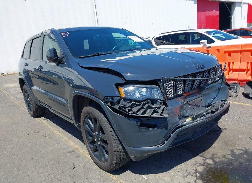 2018 Jeep Grand CHEROKEE ALTITUDE 4X4 (VIN 1C4RJFAG9JC203617) main photo