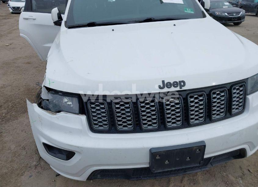 Photo 20 of 2018 Jeep Grand CHEROKEE ALTITUDE 4X4 (VIN 1C4RJFAG9JC350858)