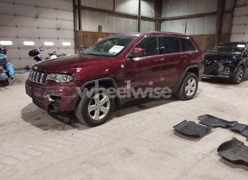 Photo 2 of 2018 Jeep Grand CHEROKEE LAREDO E 4X4 (VIN 1C4RJFAG9JC359284)