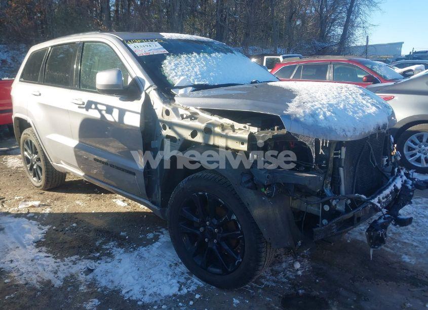 2018 Jeep Grand CHEROKEE ALTITUDE 4X4 (VIN 1C4RJFAG9JC492062) main photo