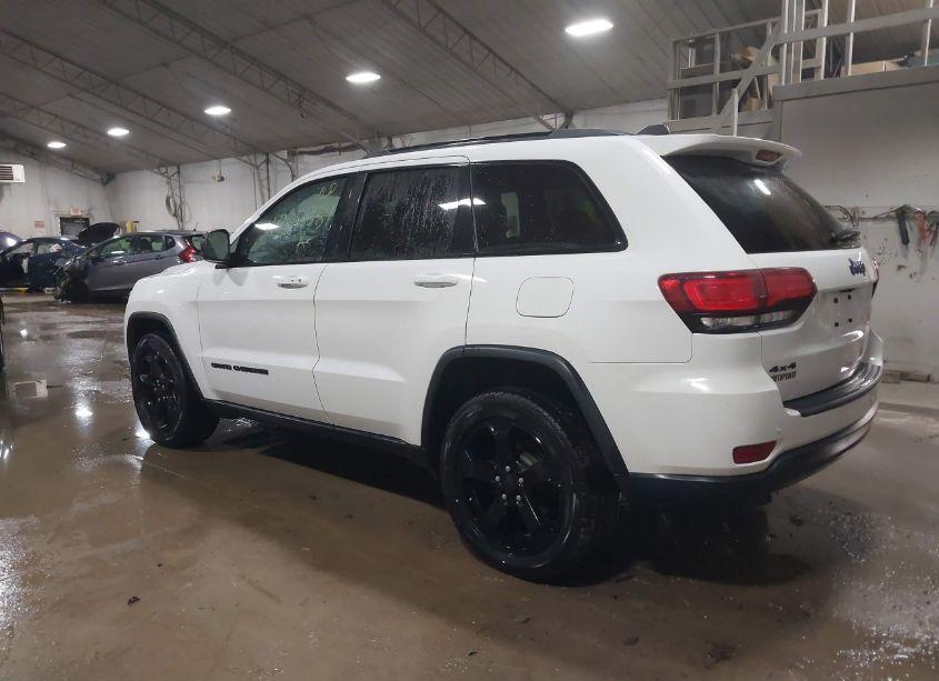 Photo 3 of 2018 Jeep Grand CHEROKEE UPLAND 4X4 (VIN 1C4RJFAG9JC499710)