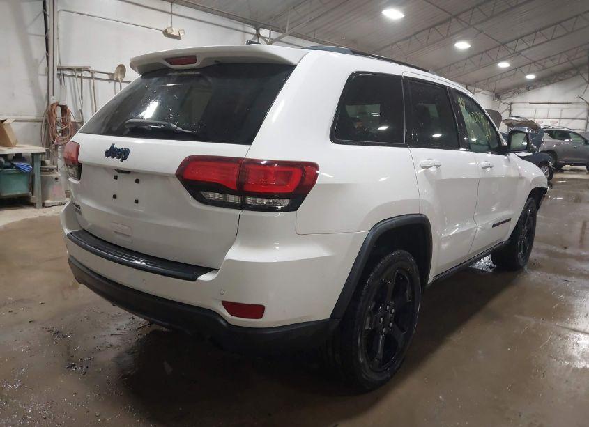 Photo 4 of 2018 Jeep Grand CHEROKEE UPLAND 4X4 (VIN 1C4RJFAG9JC499710)