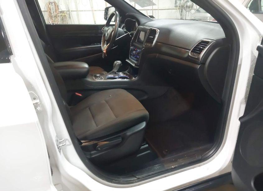 Photo 5 of 2018 Jeep Grand CHEROKEE UPLAND 4X4 (VIN 1C4RJFAG9JC499710)