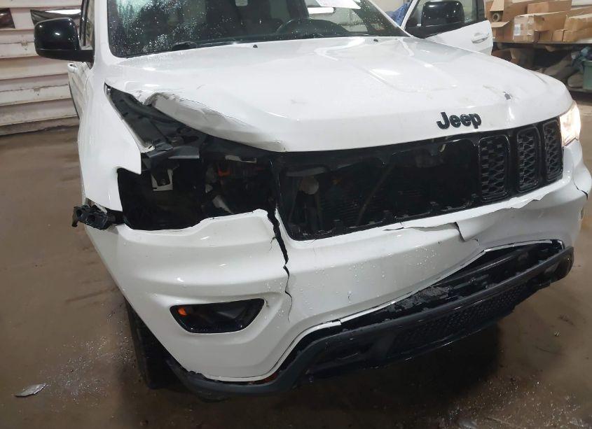 Photo 6 of 2018 Jeep Grand CHEROKEE UPLAND 4X4 (VIN 1C4RJFAG9JC499710)