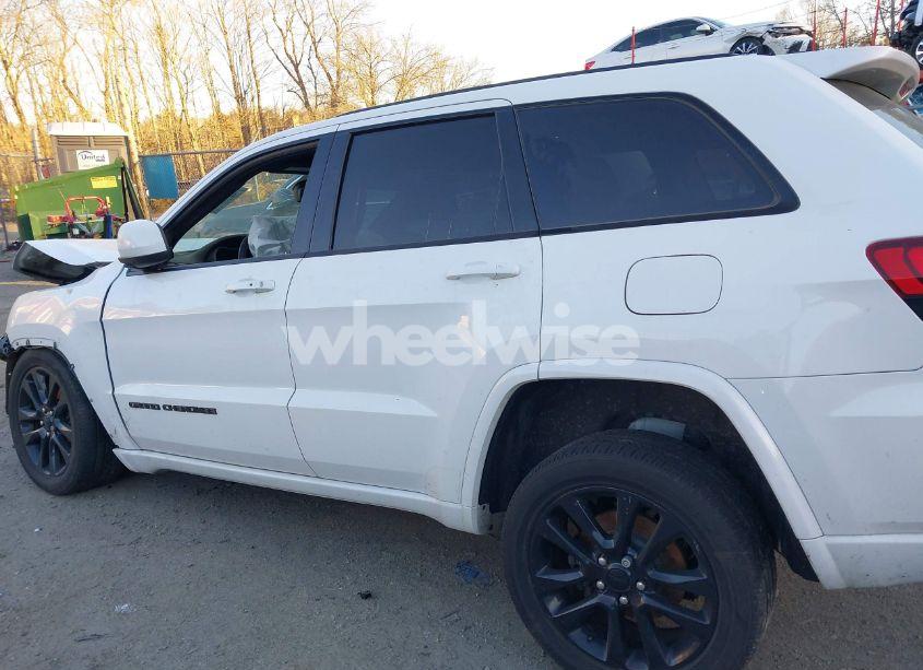 Photo 15 of 2019 Jeep Grand CHEROKEE ALTITUDE 4X4 (VIN 1C4RJFAG9KC588520)