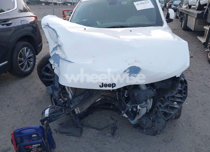 Photo 6 of 2019 Jeep Grand CHEROKEE ALTITUDE 4X4 (VIN 1C4RJFAG9KC588520)