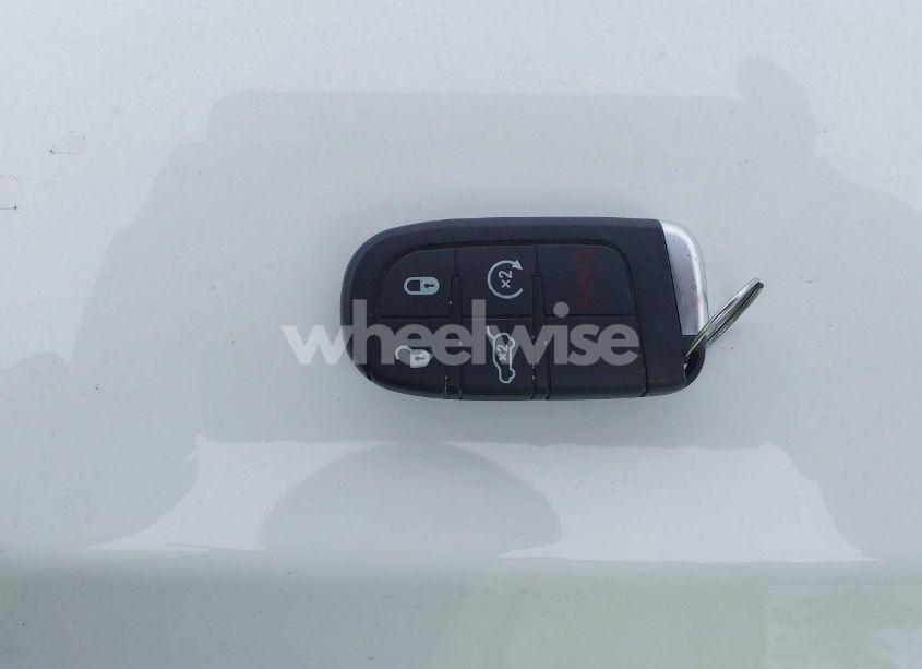 Photo 11 of 2019 Jeep Grand CHEROKEE LAREDO E 4X4 (VIN 1C4RJFAG9KC591515)