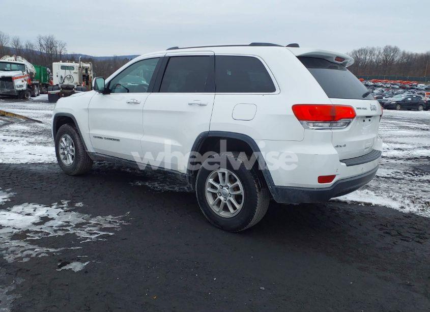 Photo 3 of 2019 Jeep Grand CHEROKEE LAREDO E 4X4 (VIN 1C4RJFAG9KC591515)