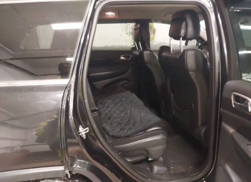 Photo 8 of 2012 Jeep Grand CHEROKEE LAREDO (VIN 1C4RJFAGXCC274621)