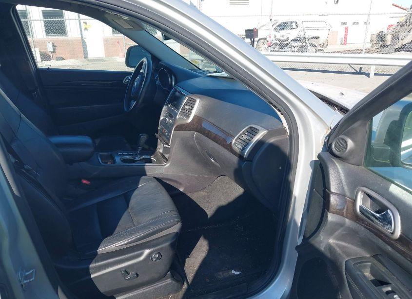 Photo 5 of 2012 Jeep Grand CHEROKEE LAREDO (VIN 1C4RJFAGXCC294271)