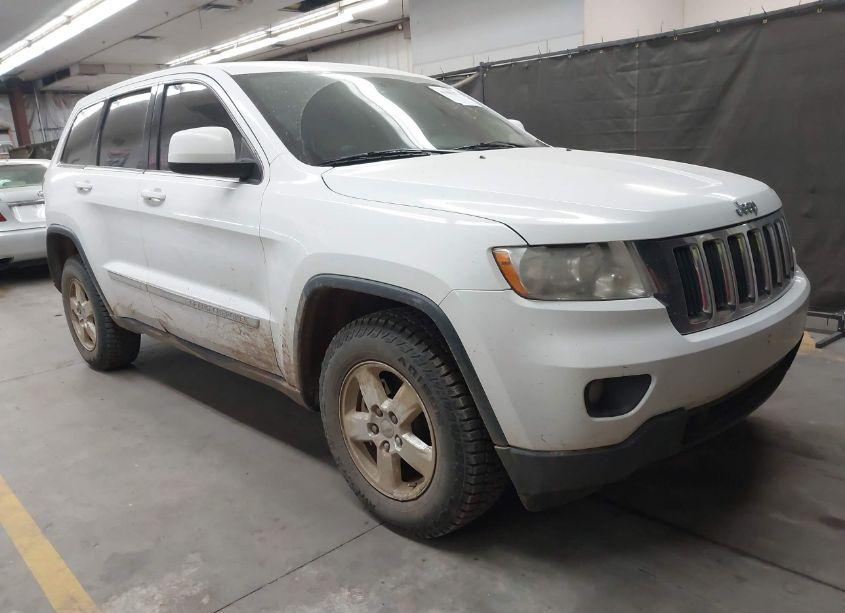 2013 Jeep Grand CHEROKEE LAREDO (VIN 1C4RJFAGXDC548725) main photo
