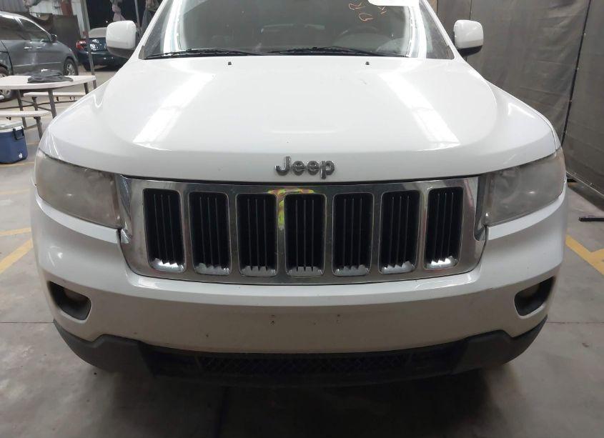 Photo 12 of 2013 Jeep Grand CHEROKEE LAREDO (VIN 1C4RJFAGXDC548725)