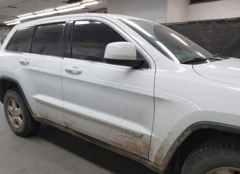 Photo 13 of 2013 Jeep Grand CHEROKEE LAREDO (VIN 1C4RJFAGXDC548725)
