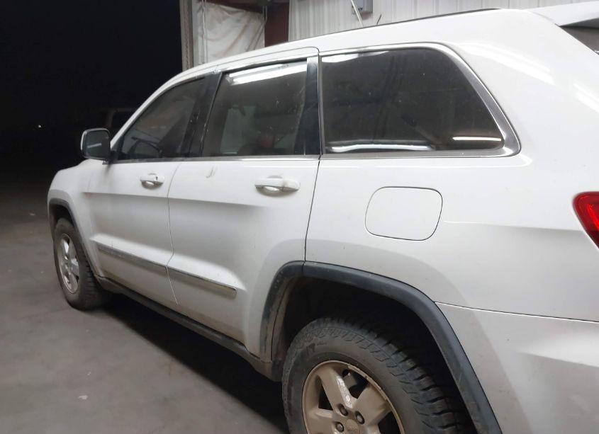 Photo 14 of 2013 Jeep Grand CHEROKEE LAREDO (VIN 1C4RJFAGXDC548725)