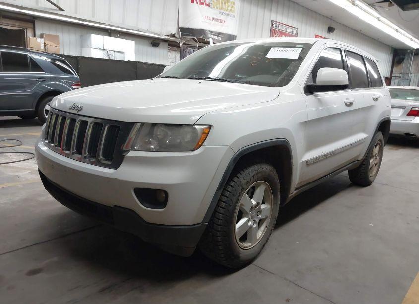Photo 2 of 2013 Jeep Grand CHEROKEE LAREDO (VIN 1C4RJFAGXDC548725)