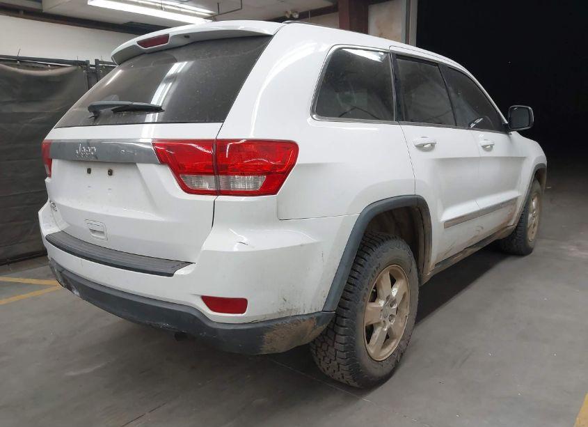 Photo 4 of 2013 Jeep Grand CHEROKEE LAREDO (VIN 1C4RJFAGXDC548725)