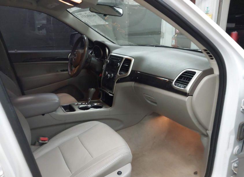 Photo 5 of 2013 Jeep Grand CHEROKEE LAREDO (VIN 1C4RJFAGXDC548725)